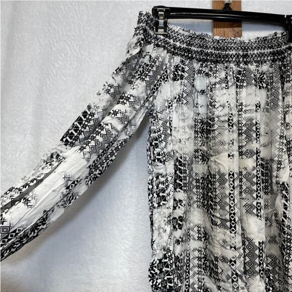 Parker Black & White Aztec Print Off-The-Shoulder Blouse Top Size S - Picture 5 of 9